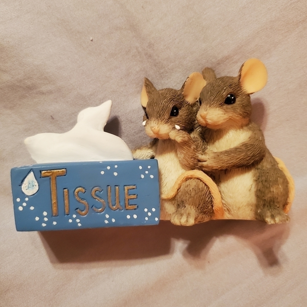 Charming Tails Fitz & Floyd Tissue Box Figurine.